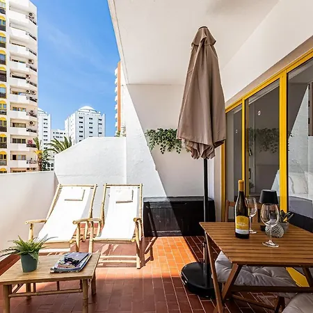 Apartamento T1 A Poucos Minutos A Pé Da Da Rocha E Da Marina De