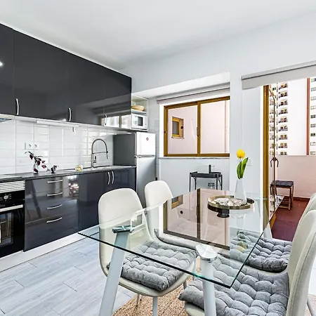Διαμέρισμα One-bedroom Within Walking Distance Of Da Rocha And Marina De