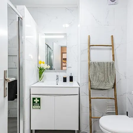 Διαμέρισμα One-bedroom Within Walking Distance Of Da Rocha And Marina De